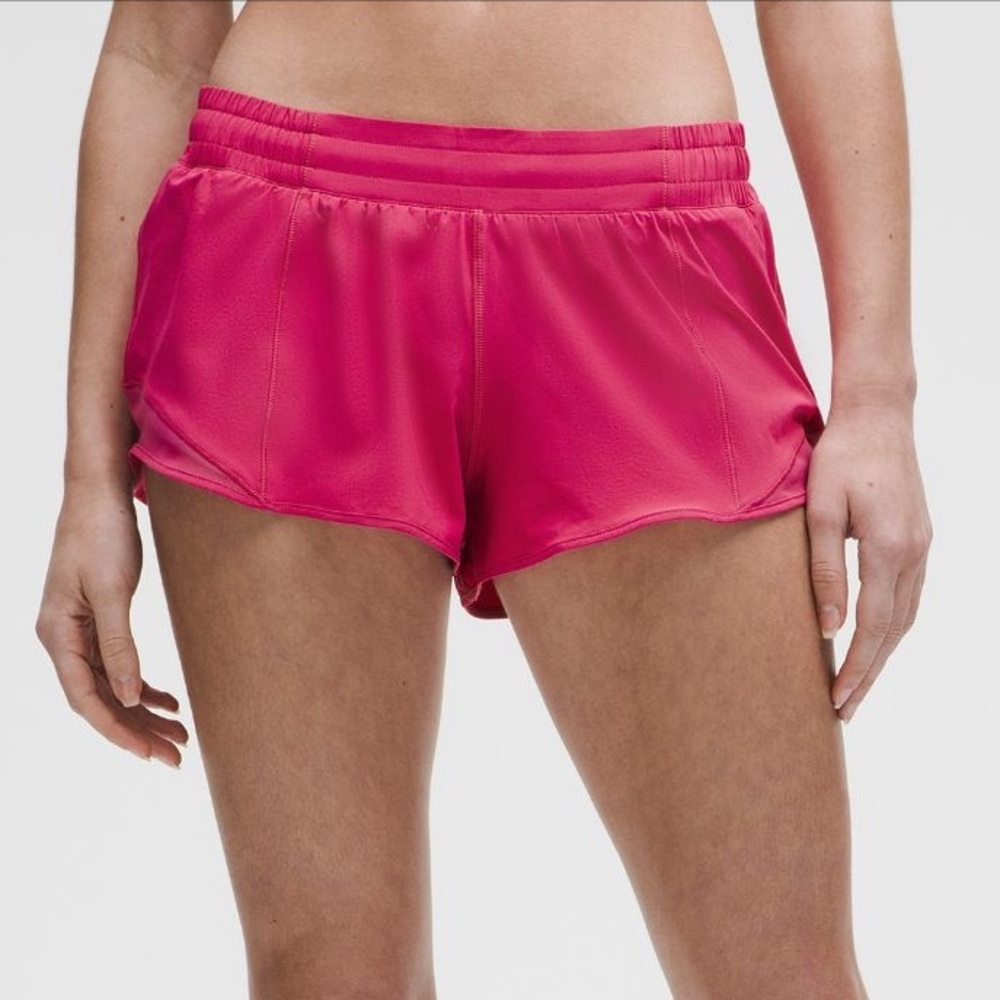 Lululemon Hotty Hot Low Rise Lined Short 2.5" - Size 6 - Raspberry Coulis